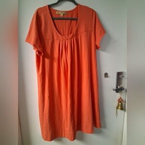 Motto Salmon Smocked Midi Dress